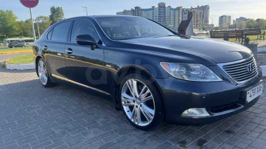 Lexus LS IV