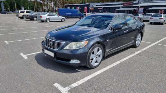 Lexus LS IV