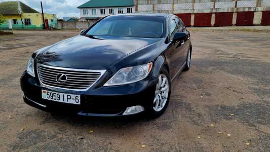 Lexus LS IV