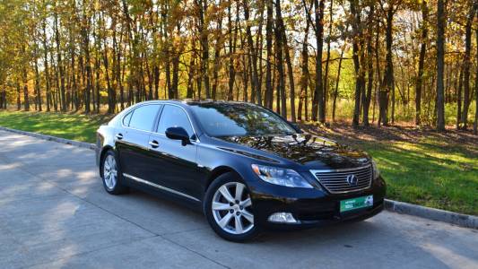 Lexus LS IV