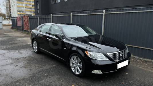 Lexus LS IV