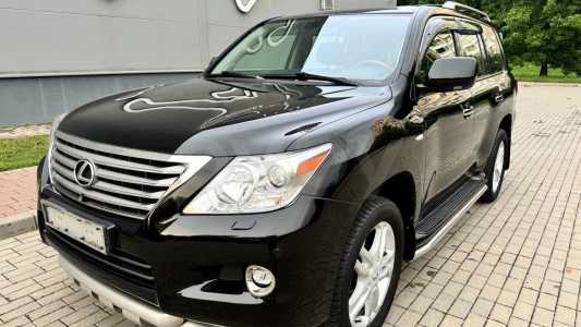 Lexus LX III