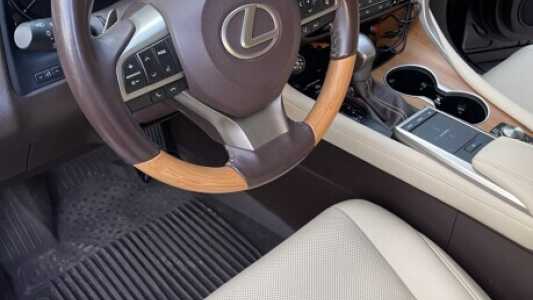 Lexus RX IV Рестайлинг, 2020, пробег 68000 км Lexus RX IV Рестайлинг, 2020, пробег 68000 км
