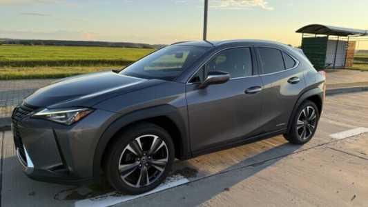 Lexus UX , 2019, пробег 124600 км