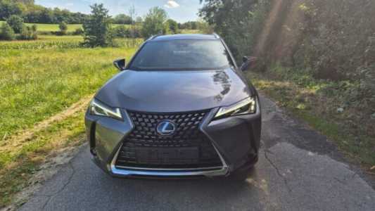 Lexus UX , 2022, пробег 20000 км