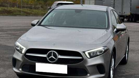 Mercedes-Benz A-Класс W177, V177, 2019, пробег 100000 км Mercedes-Benz A-Класс W177, V177, 2019, пробег 100000 км