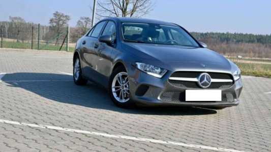 Mercedes-Benz A-Класс W177, V177, 2019, пробег 120000 км Mercedes-Benz A-Класс W177, V177, 2019, пробег 120000 км