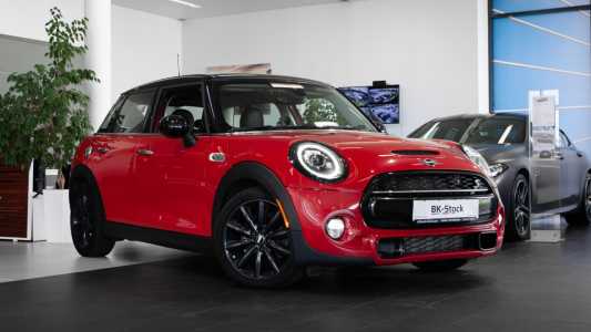 MINI Cooper F55, F56 Рестайлинг