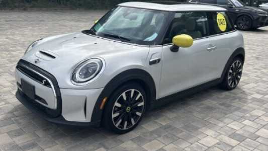 MINI Cooper SE I Рестайлинг, 2022, пробег 37000 км MINI Cooper SE I Рестайлинг, 2022, пробег 37000 км