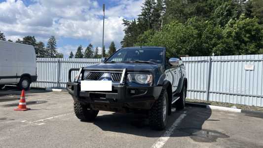 Mitsubishi L200 IV