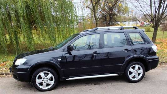 Mitsubishi Outlander I