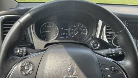 Mitsubishi Outlander III 3-й рестайлинг, 2019, пробег 117482 км Mitsubishi Outlander III 3-й рестайлинг, 2019, пробег 117482 км