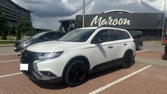 Mitsubishi Outlander III 3-й рестайлинг, 2019, пробег 160934 км Mitsubishi Outlander III 3-й рестайлинг, 2019, пробег 160934 км