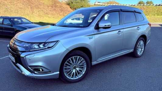 Mitsubishi Outlander III 3-й рестайлинг, 2019, пробег 46912 км Mitsubishi Outlander III 3-й рестайлинг, 2019, пробег 46912 км