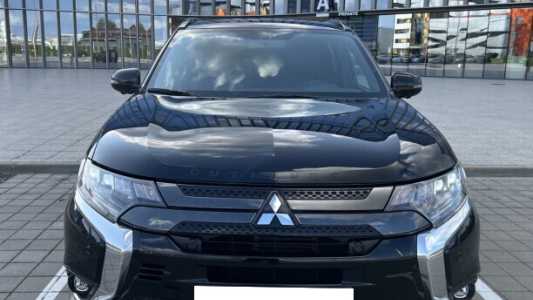 Mitsubishi Outlander III 3-й рестайлинг, 2020, пробег 102000 км Mitsubishi Outlander III 3-й рестайлинг, 2020, пробег 102000 км