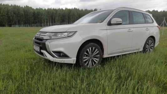 Mitsubishi Outlander III 3-й рестайлинг, 2022, пробег 25000 км Mitsubishi Outlander III 3-й рестайлинг, 2022, пробег 25000 км