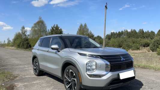 Mitsubishi Outlander IV