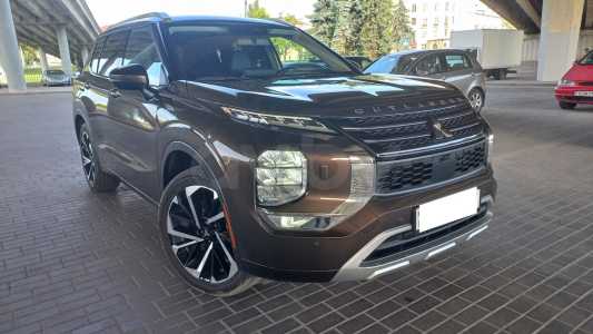 Mitsubishi Outlander IV