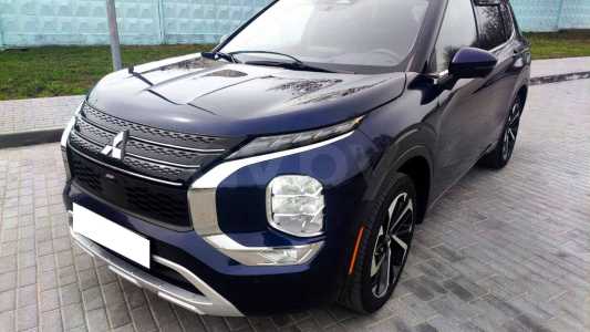 Mitsubishi Outlander IV