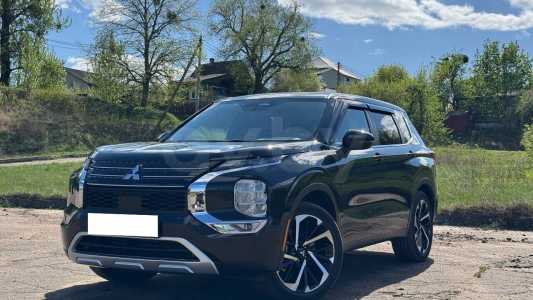 Mitsubishi Outlander IV