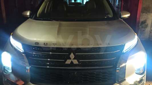 Mitsubishi Outlander IV