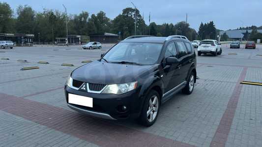 Mitsubishi Outlander XL