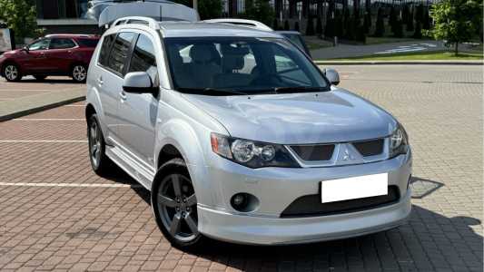 Mitsubishi Outlander XL