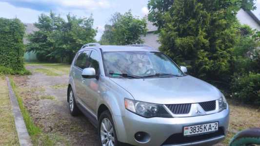 Mitsubishi Outlander XL