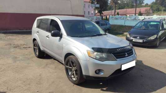 Mitsubishi Outlander XL