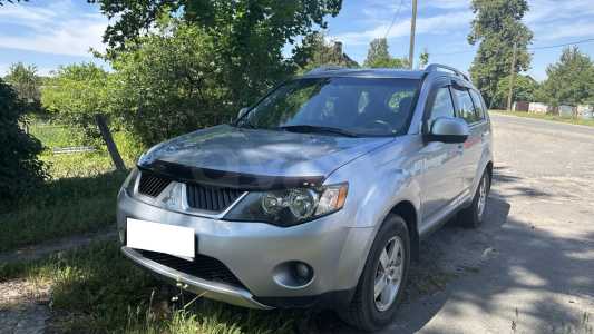 Mitsubishi Outlander XL