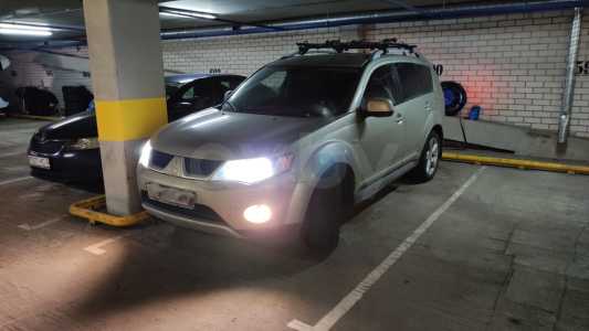 Mitsubishi Outlander XL