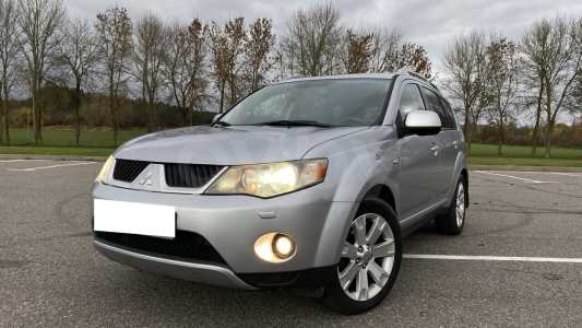 Mitsubishi Outlander XL