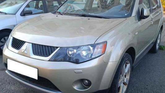 Mitsubishi Outlander XL