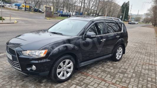 Mitsubishi Outlander XL Рестайлинг