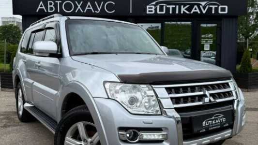 Mitsubishi Pajero IV 2-й рестайлинг, 2015, пробег 144000 км Mitsubishi Pajero IV 2-й рестайлинг, 2015, пробег 144000 км