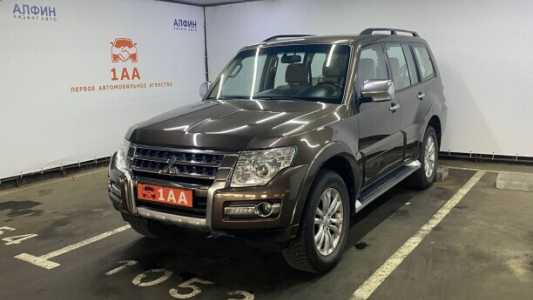 Mitsubishi Pajero IV  2-й рестайлинг, 2017, пробег 105000 км