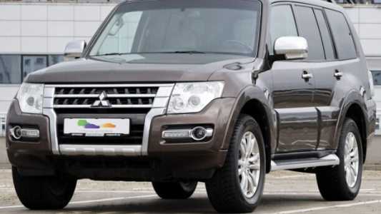 Mitsubishi Pajero IV 2-й рестайлинг, 2017, пробег 106000 км Mitsubishi Pajero IV 2-й рестайлинг, 2017, пробег 106000 км