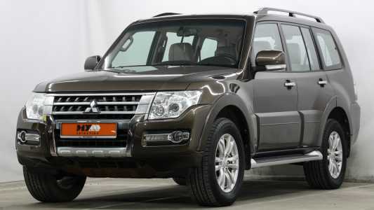 Mitsubishi Pajero IV 2-й рестайлинг Mitsubishi Pajero IV 2-й рестайлинг
