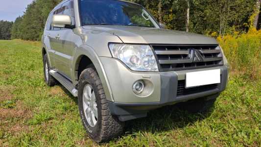 Mitsubishi Pajero IV