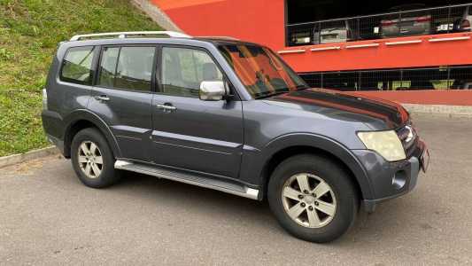 Mitsubishi Pajero IV