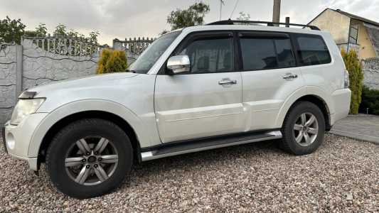 Mitsubishi Pajero IV