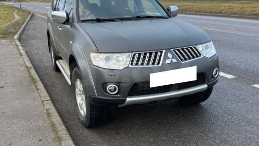 Mitsubishi Pajero Sport II