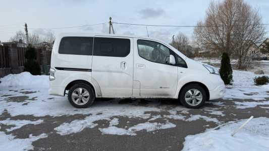 Nissan e-NV200 I