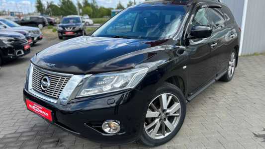 Nissan Pathfinder R52