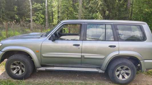 Nissan Patrol Y61