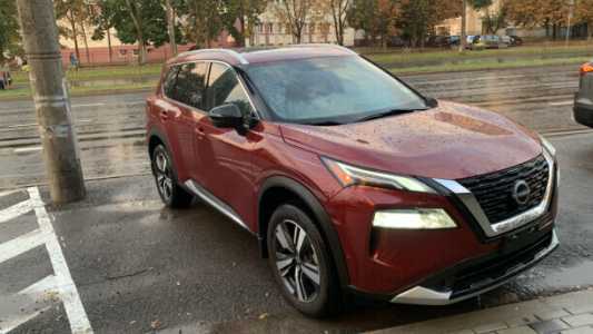 Nissan Rogue III, 2022, пробег 20000 км Nissan Rogue III, 2022, пробег 20000 км