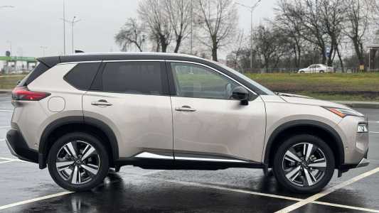 Nissan Rogue III