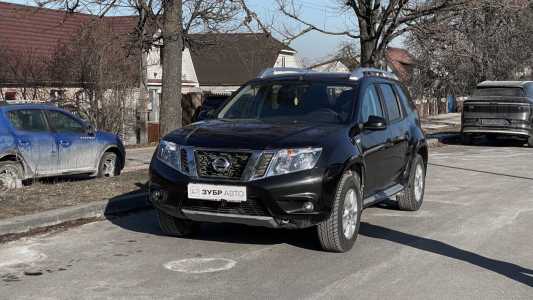 Nissan Terrano D10