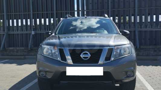 Nissan Terrano D10