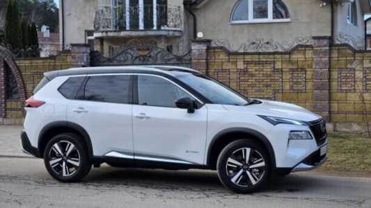 Nissan X-Trail IV (T33), 2024, пробег 9000 км